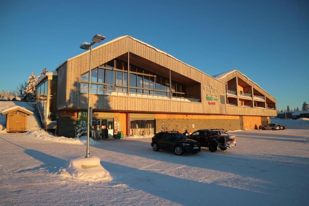 Leilighet Med Panoramautsikt Sjusjoen Innendors Parkering 외부 사진
